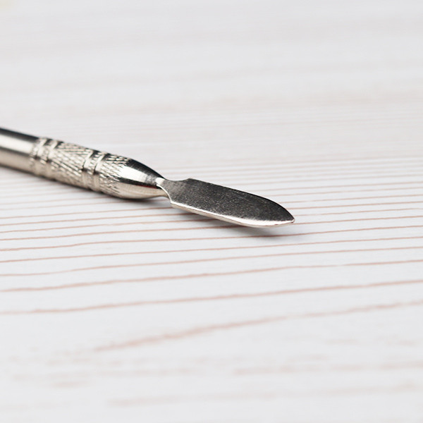 Edge paint pen applicator
